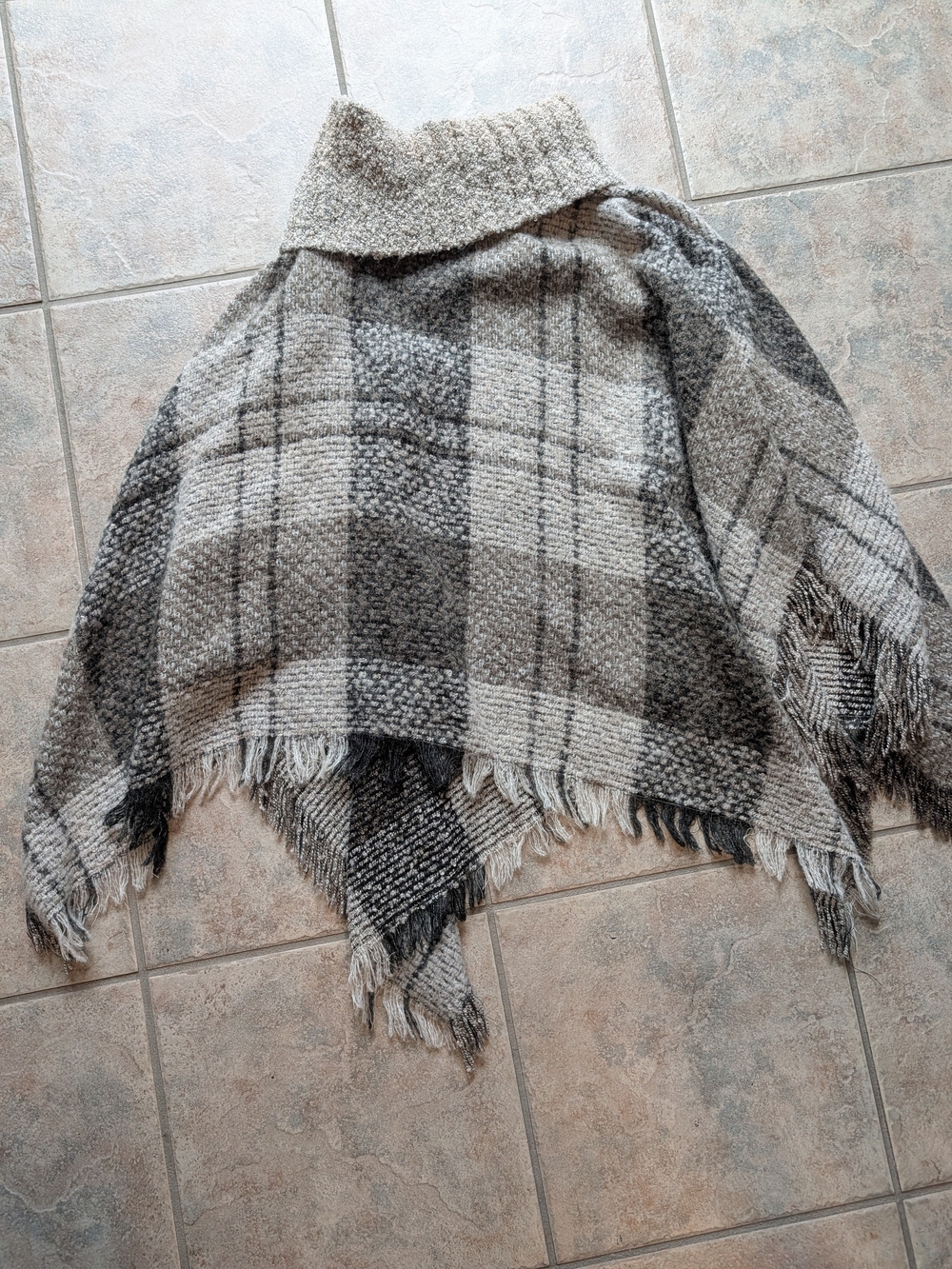 Roots Canada Plaid Turtleneck Fringe Poncho Sweater Wrap – O/S